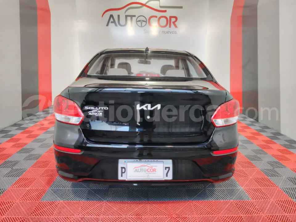 Foto 28 de Kia Soluto LX