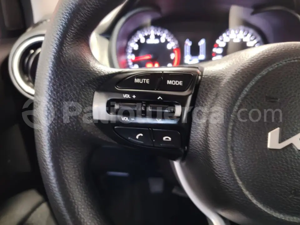 Foto 29 de Kia Soluto LX