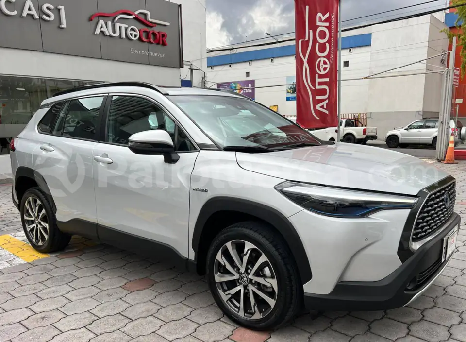 Foto 3 de Toyota Corolla Cross High