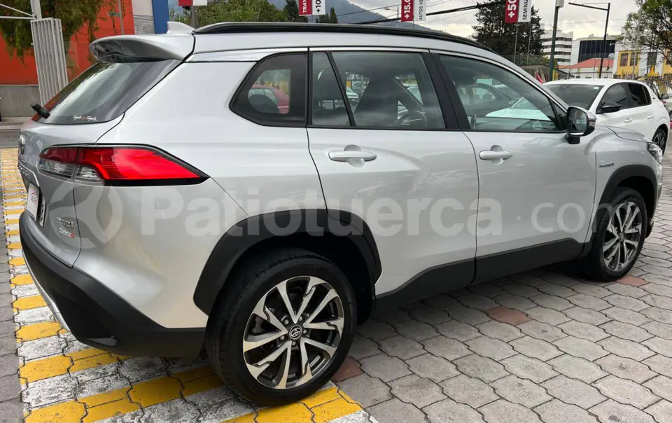 Foto 8 de Toyota Corolla Cross High
