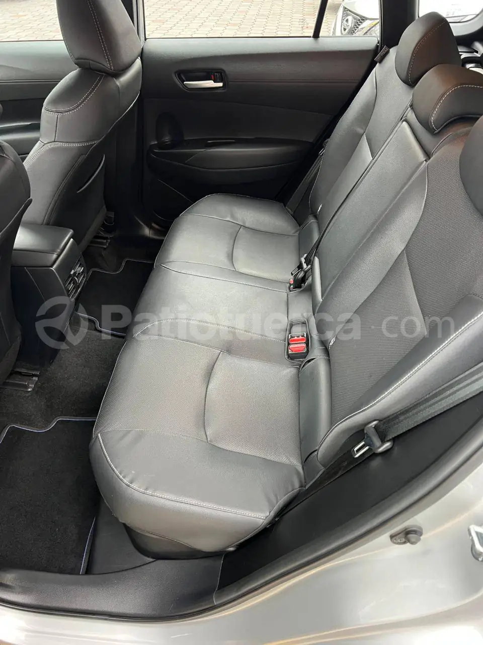 Foto 9 de Toyota Corolla Cross High