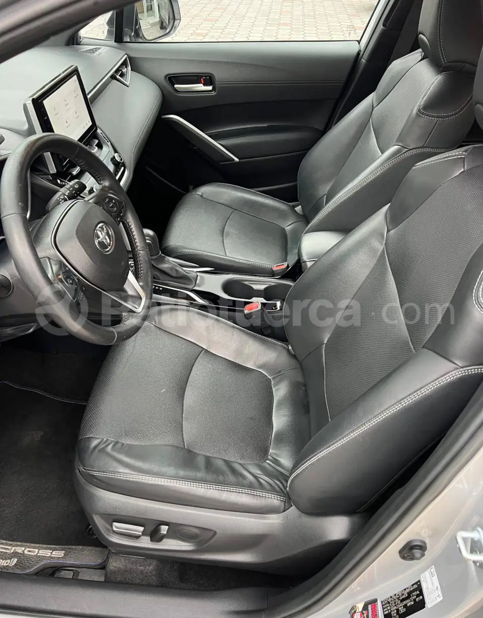 Foto 11 de Toyota Corolla Cross High