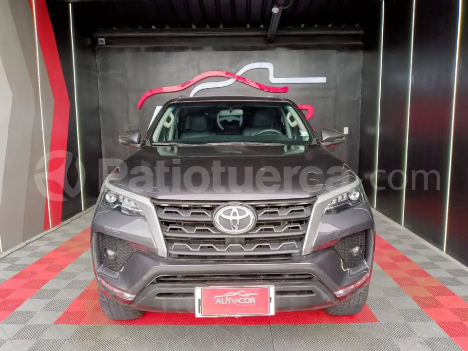 Foto 3 de Toyota Fortuner 2.7