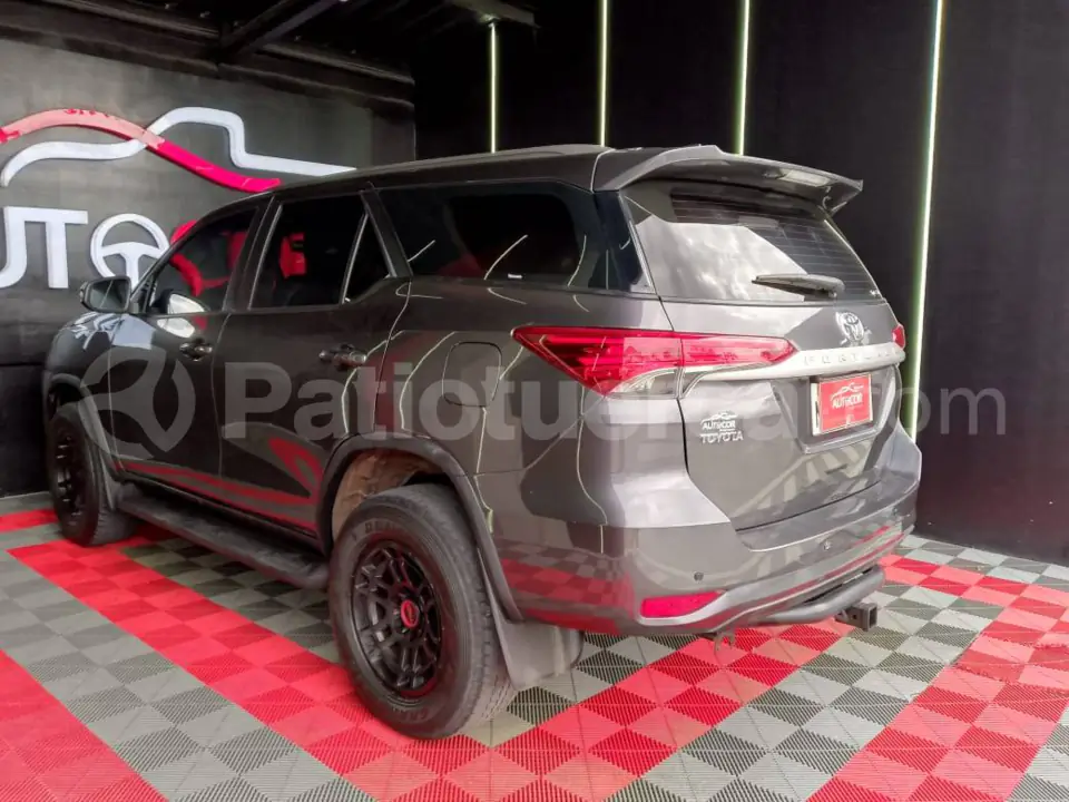 Foto 10 de Toyota Fortuner 2.7