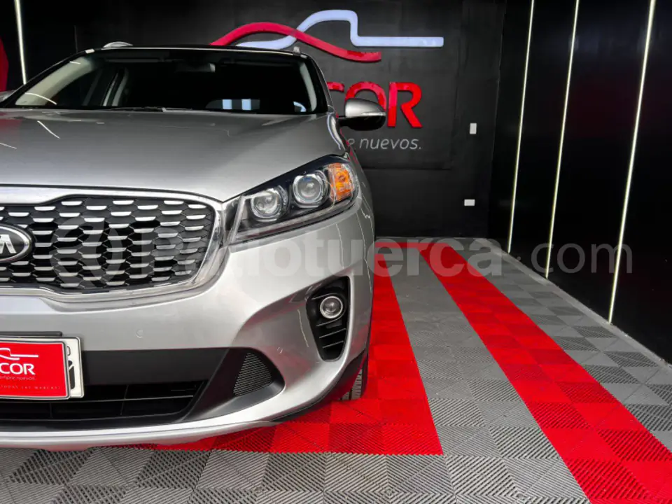 Foto 4 de Kia SORENTO GLS