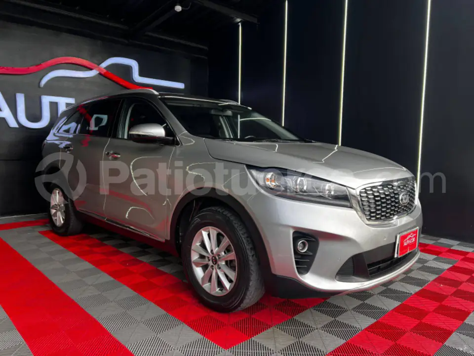Foto 5 de Kia SORENTO GLS