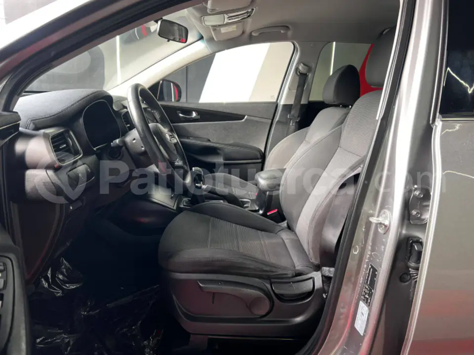 Foto 8 de Kia SORENTO GLS