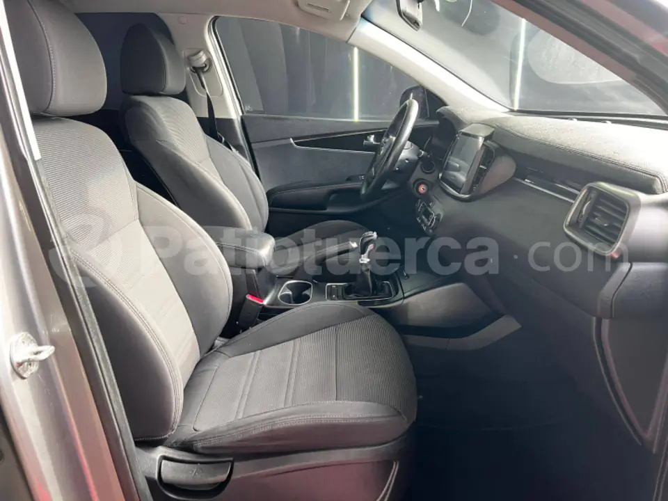 Foto 13 de Kia SORENTO GLS
