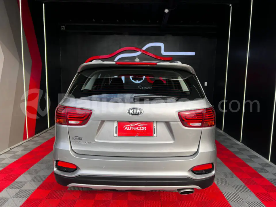Foto 26 de Kia SORENTO GLS
