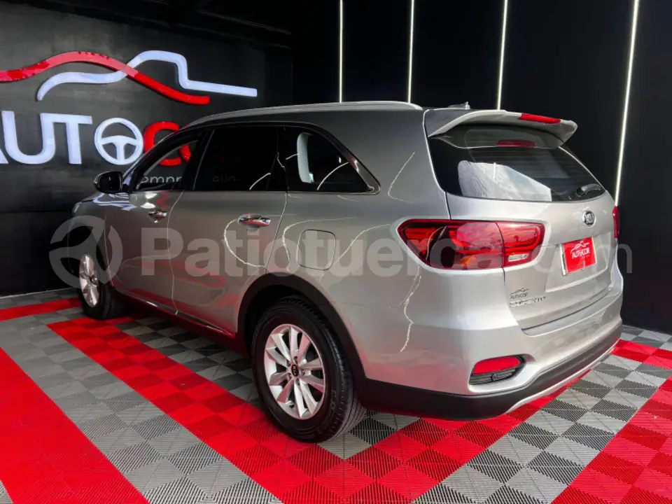 Foto 28 de Kia SORENTO GLS