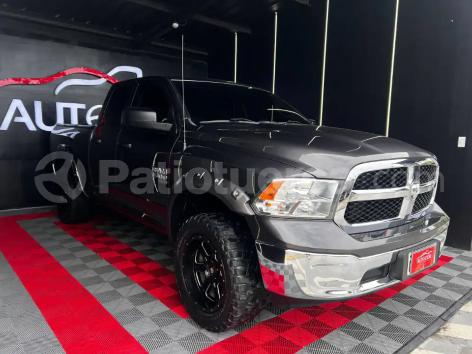 Foto 5 de Ram 1500 SLT Quad Cab
