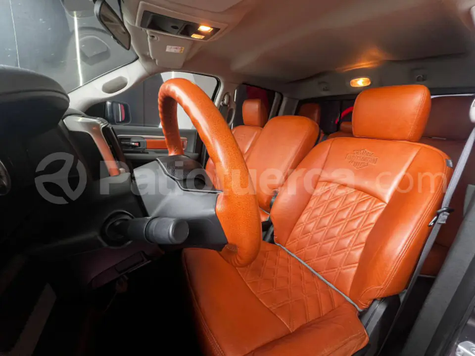 Foto 7 de Ram 1500 SLT Quad Cab