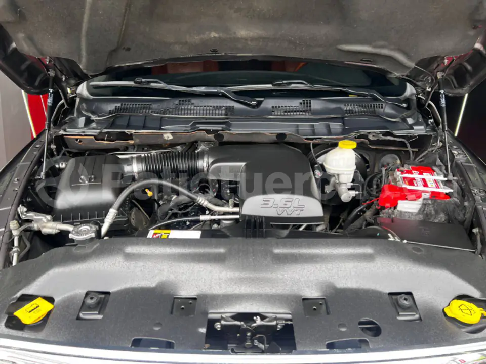 Foto 21 de Ram 1500 SLT Quad Cab