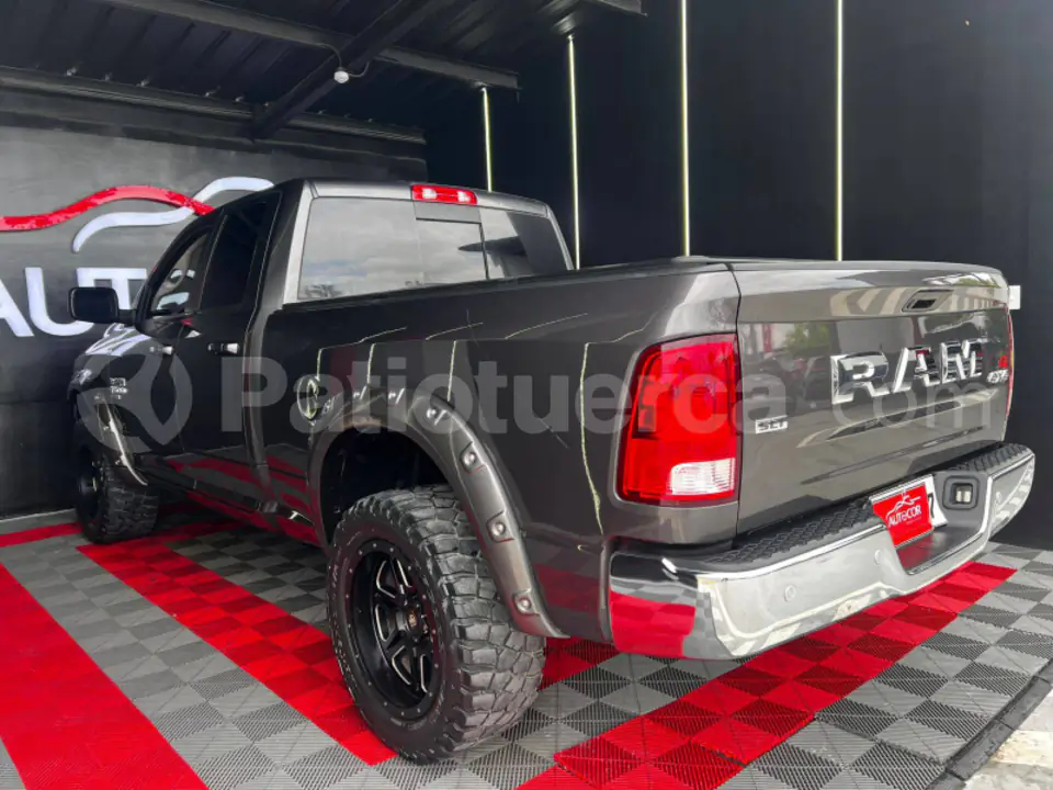 Foto 22 de Ram 1500 SLT Quad Cab