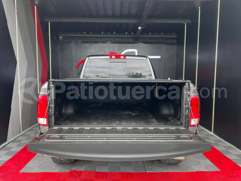 Foto 25 de Ram 1500 SLT Quad Cab