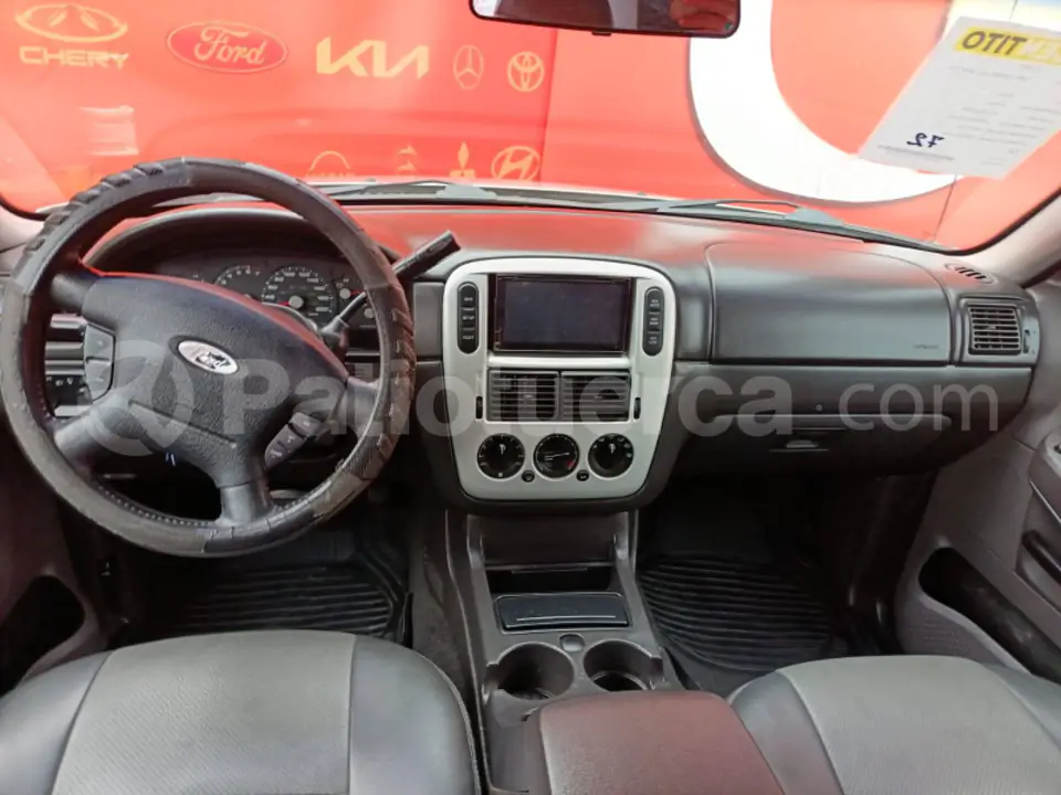 Foto 7 de Ford Explorer XLT