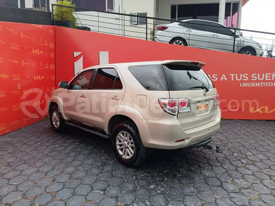 Foto 4 de Toyota Fortuner 2.7