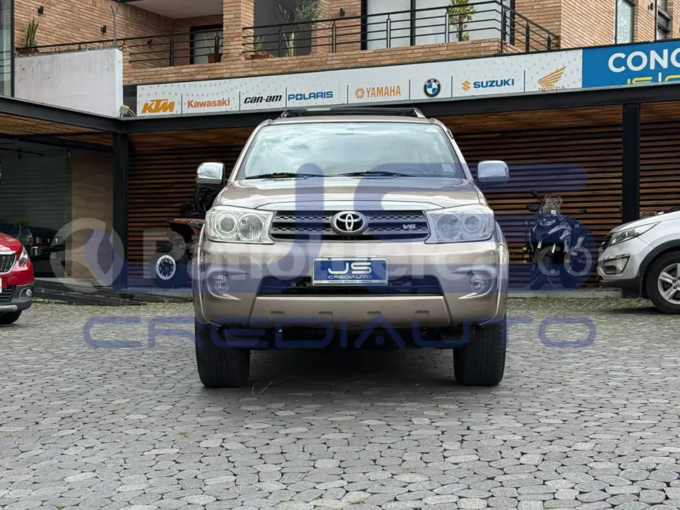 Foto 5 de Toyota Fortuner 4.0