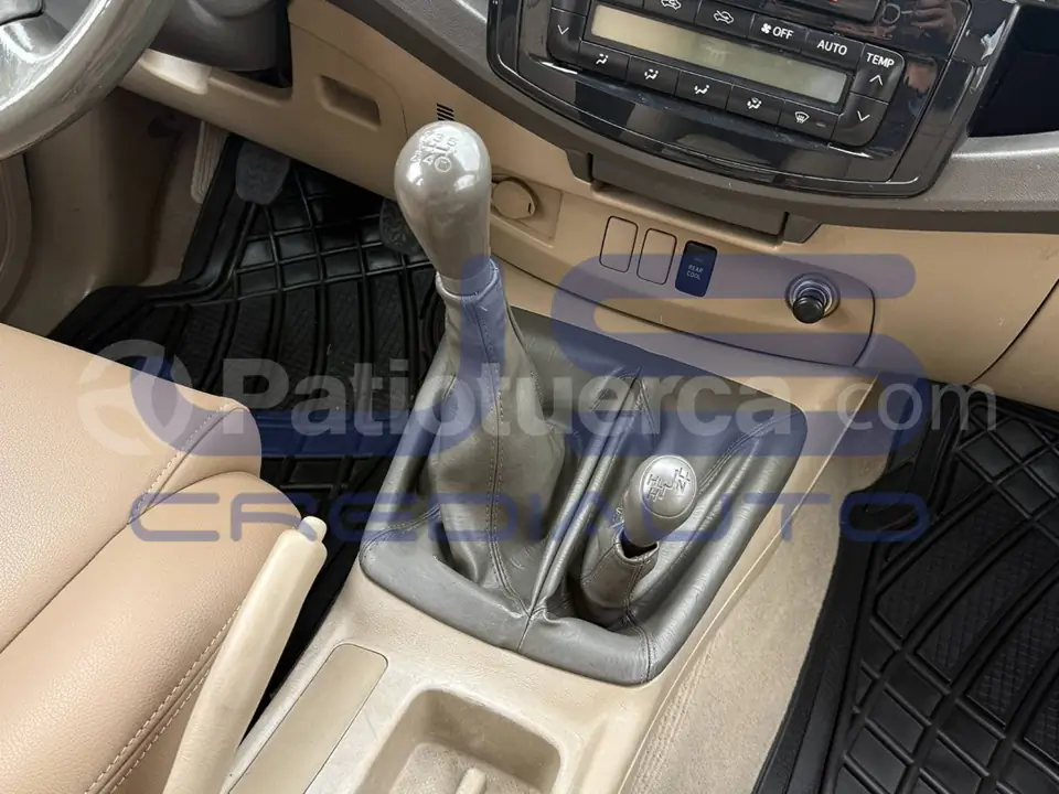 Foto 10 de Toyota Fortuner 4.0