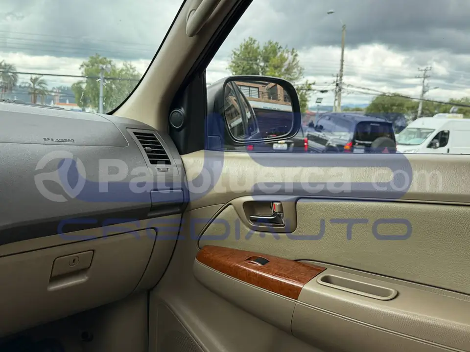 Foto 13 de Toyota Fortuner 4.0