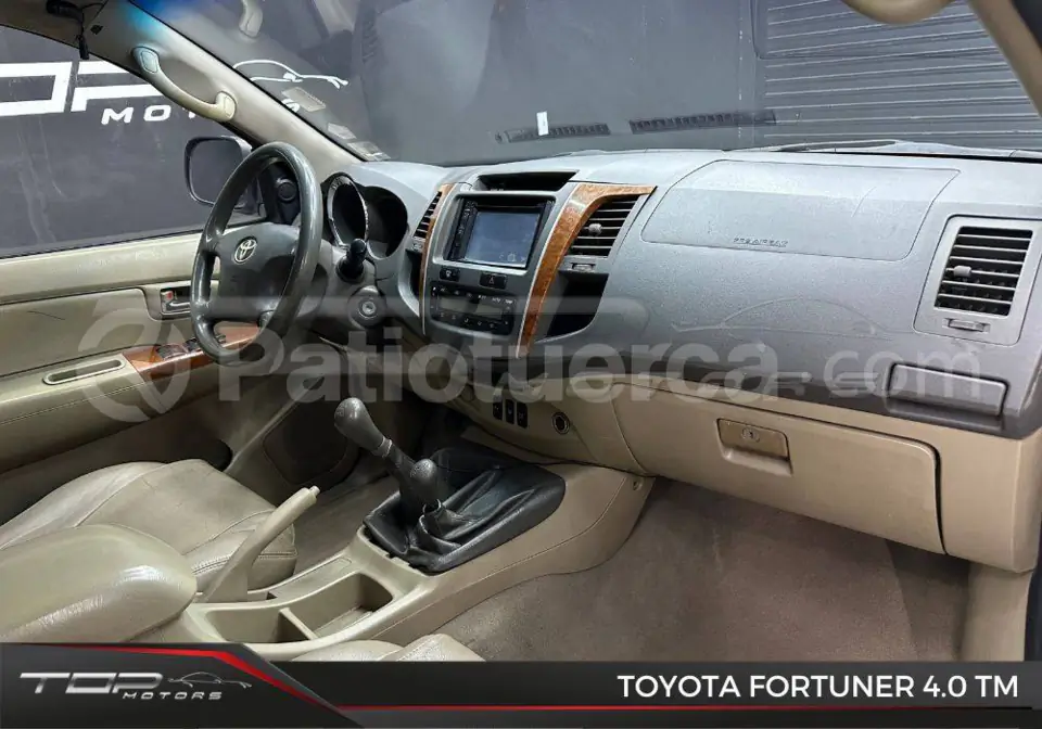 Foto 5 de Toyota Fortuner 4.0