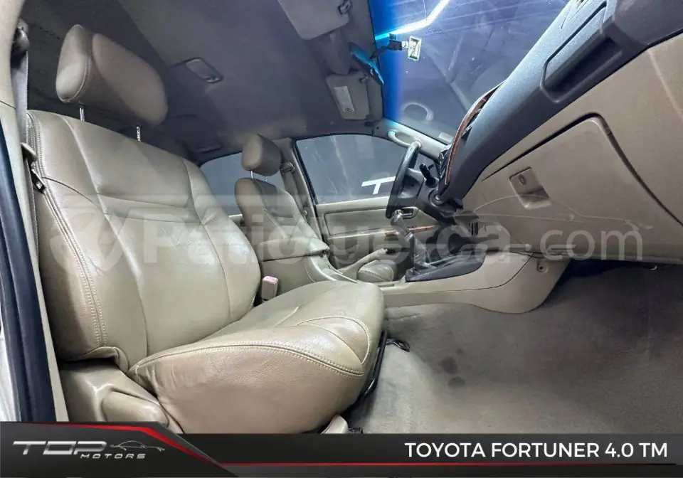 Foto 6 de Toyota Fortuner 4.0