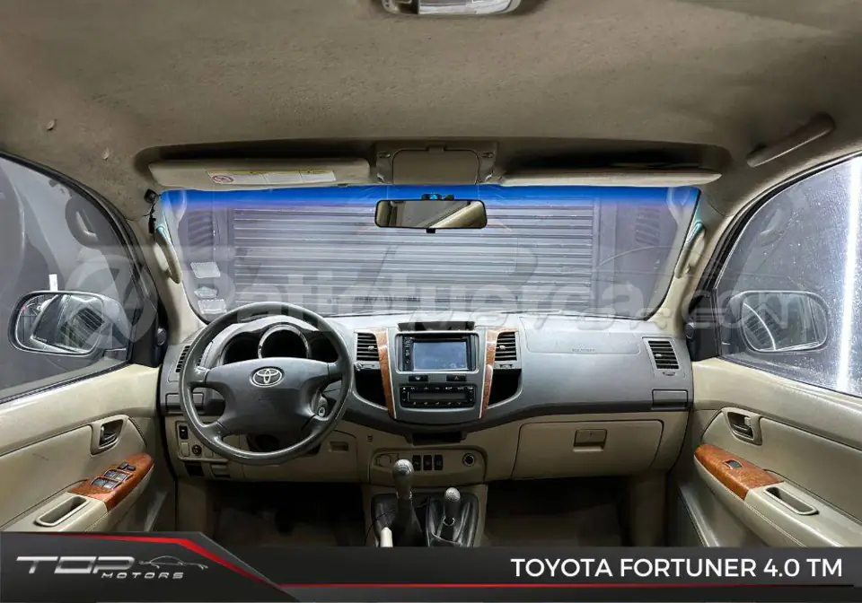 Foto 11 de Toyota Fortuner 4.0