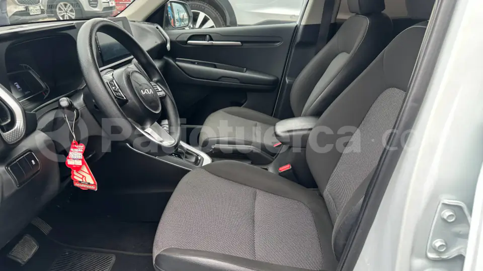 Foto 13 de Kia SONET LX STD