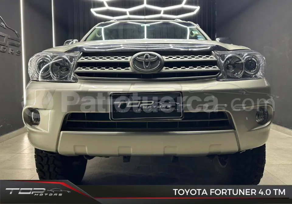 Foto 2 de Toyota Fortuner 4.0