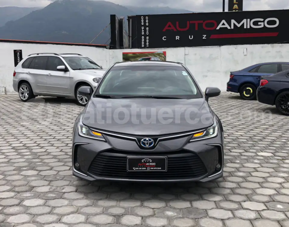 Foto 2 de Toyota Corolla HV XEI