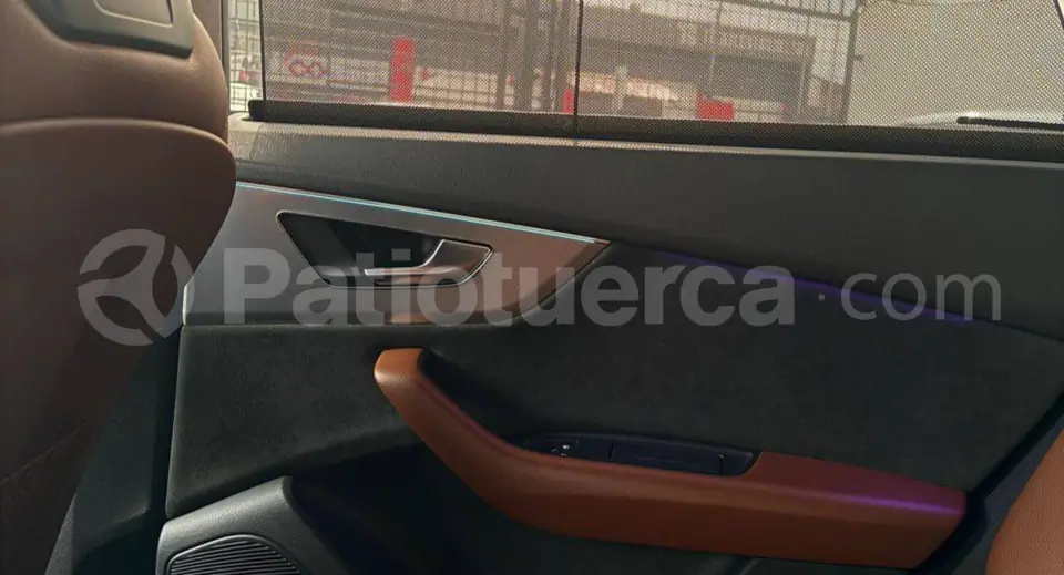 Foto 10 de Audi Q8 TFSI Quattro