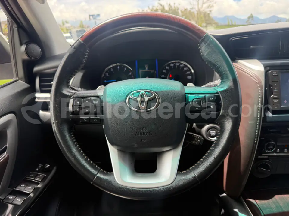 Foto 9 de Toyota Fortuner 4.0