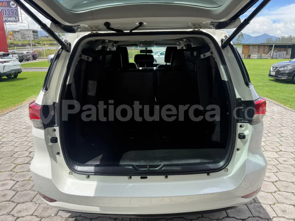 Foto 15 de Toyota Fortuner 4.0