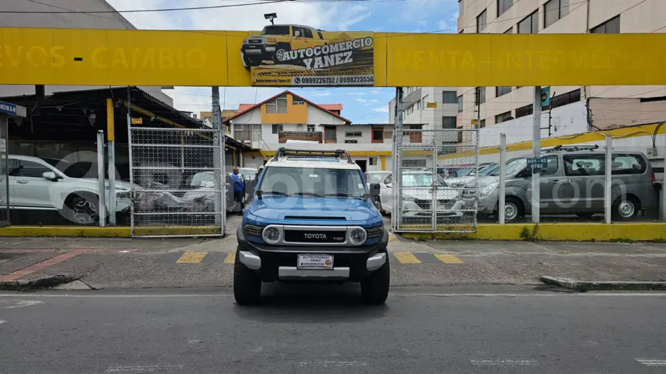 Foto 1 de Toyota FJ Cruiser