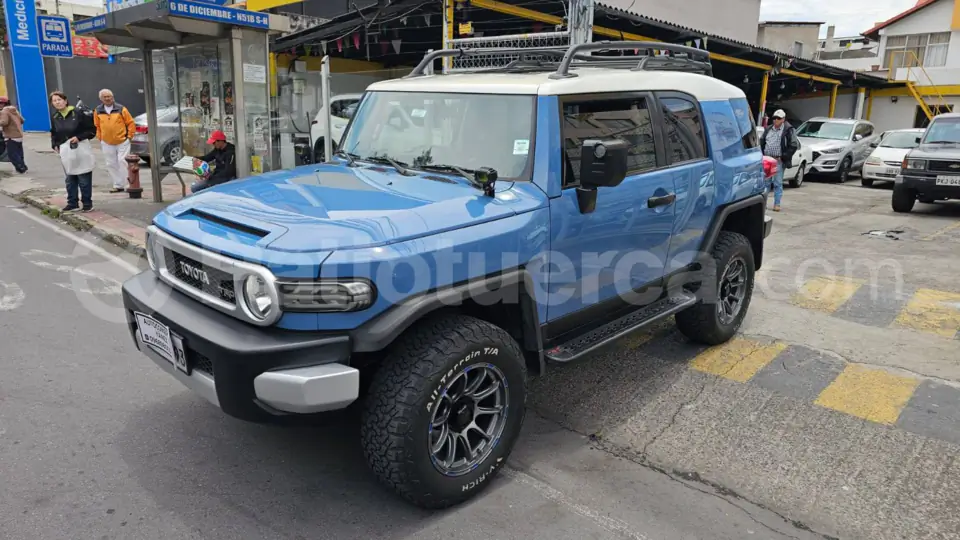 Foto 3 de Toyota FJ Cruiser