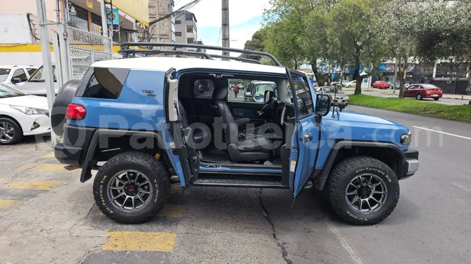 Foto 8 de Toyota FJ Cruiser