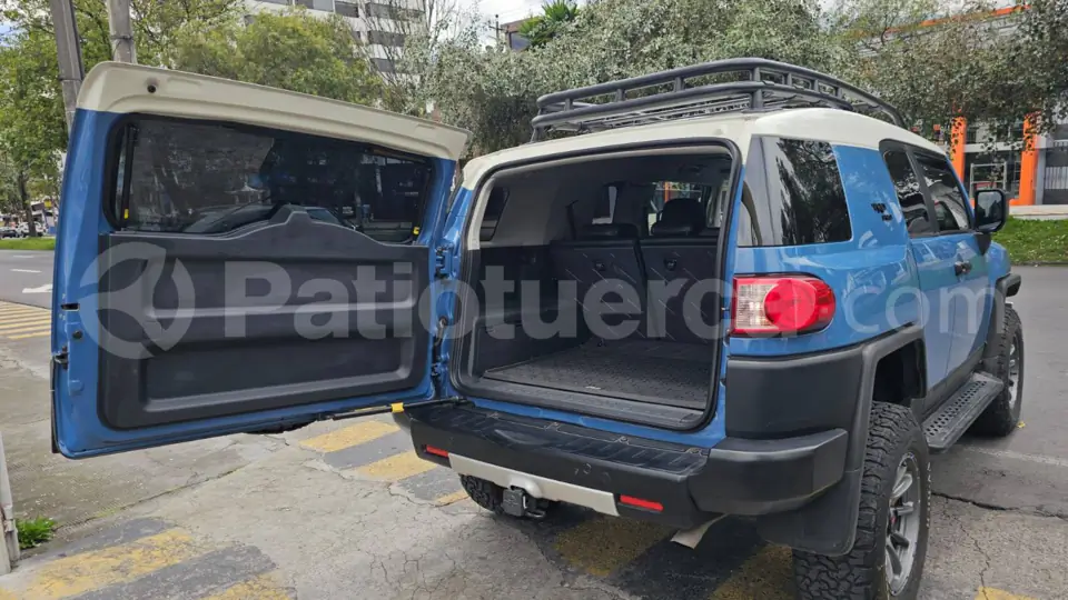 Foto 10 de Toyota FJ Cruiser