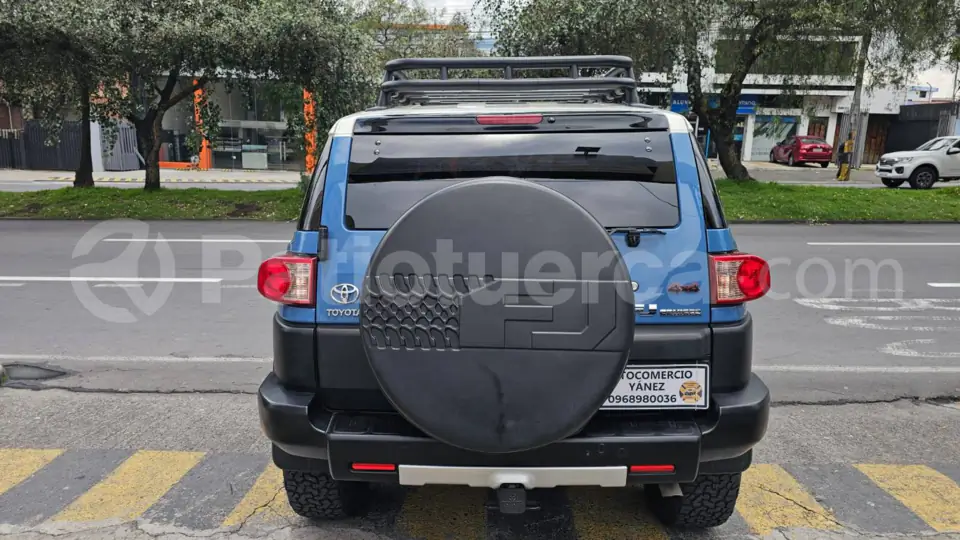 Foto 12 de Toyota FJ Cruiser