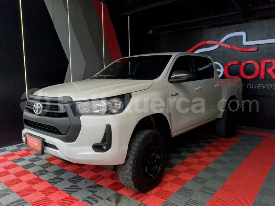 Foto 1 de Toyota Hilux CD 4X4