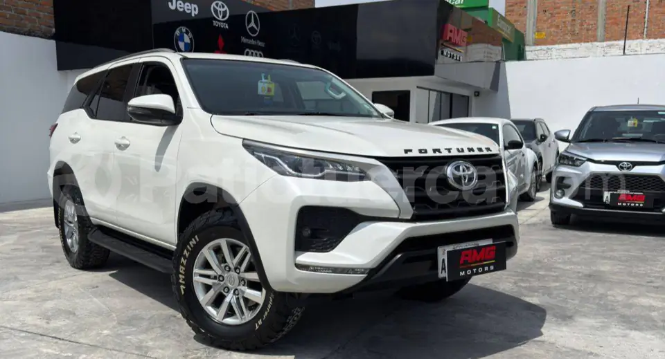 Foto 1 de Toyota New Fortuner