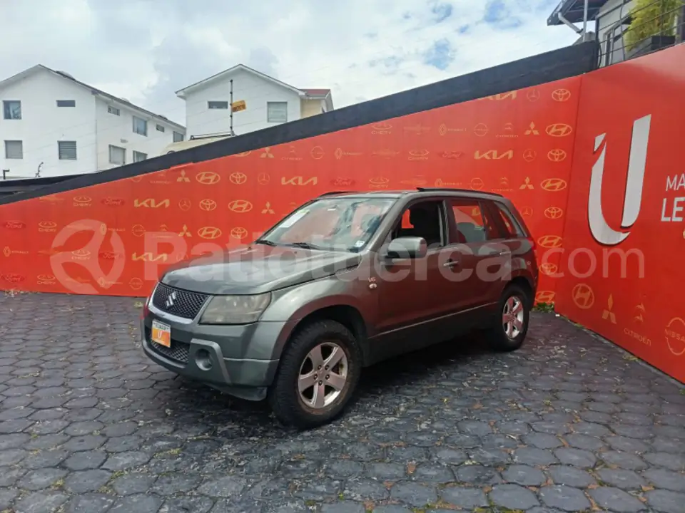 Foto 2 de Suzuki Grand Vitara SZ 2.7