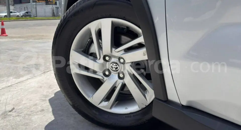 Foto 3 de Toyota RAIZE