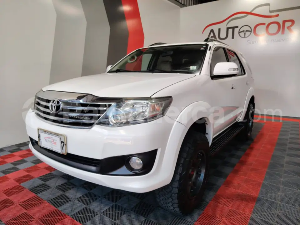 Foto 1 de Toyota Fortuner