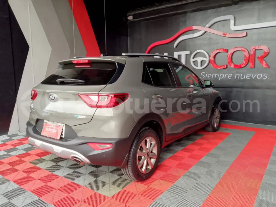 Foto 6 de Kia Stonic LX