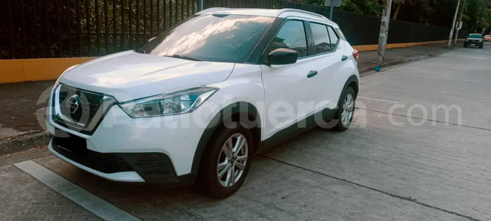 Foto 1 de Nissan Kicks Drive