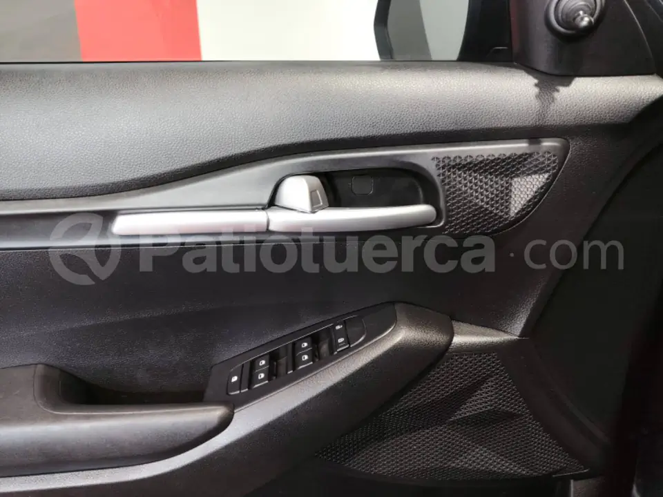 Foto 11 de Kia Seltos LX