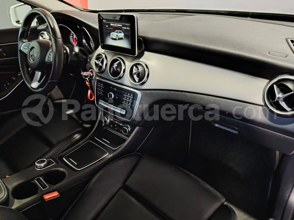 Foto 9 de Mercedes Benz GLA 180