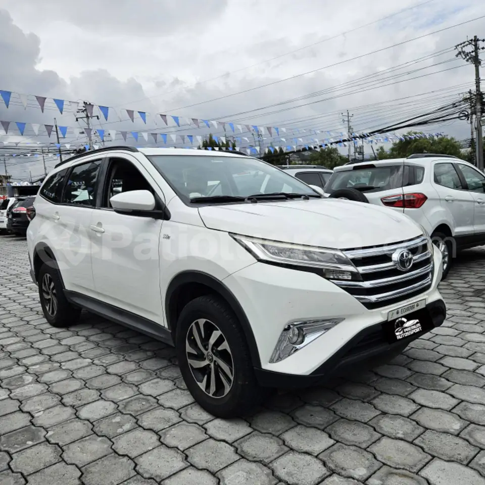 Foto 3 de Toyota Rush