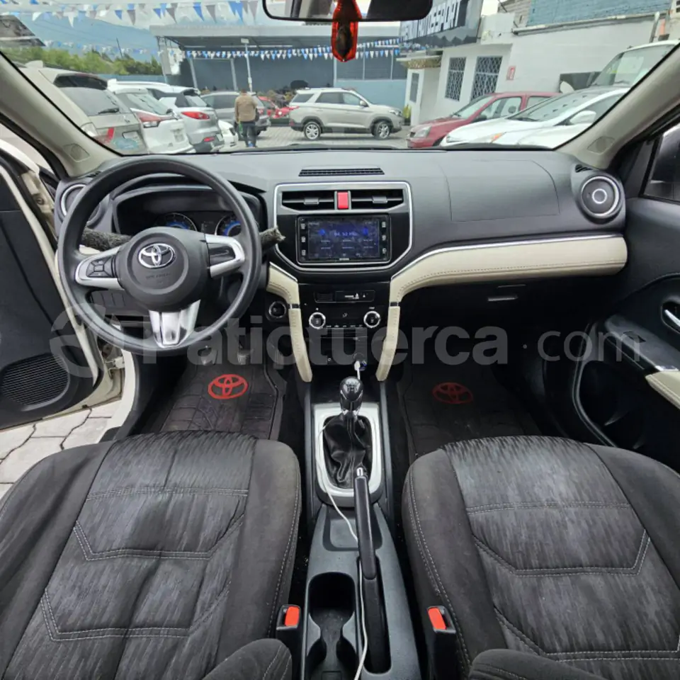 Foto 8 de Toyota Rush