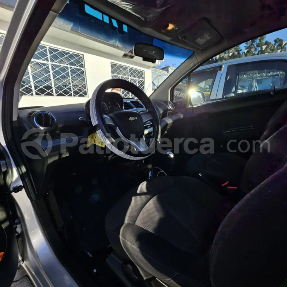 Foto 13 de Chevrolet SPARK GT LS